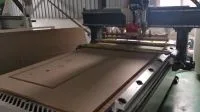 彫刻機または切断機用の CNC 木材フライス加工用家具加工センター Atc